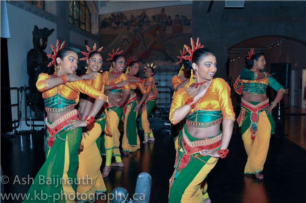 Prathibha_Dancing_Troupe_presented_traditional_Sri_Lankan_dance_directed_by_Mrs._Upekha_Gangodawila